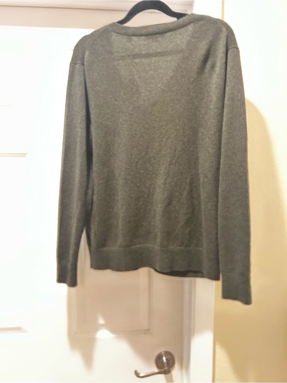 Vince Olive Green V-Neck Cashmere Sweater - Picture 5 of 9